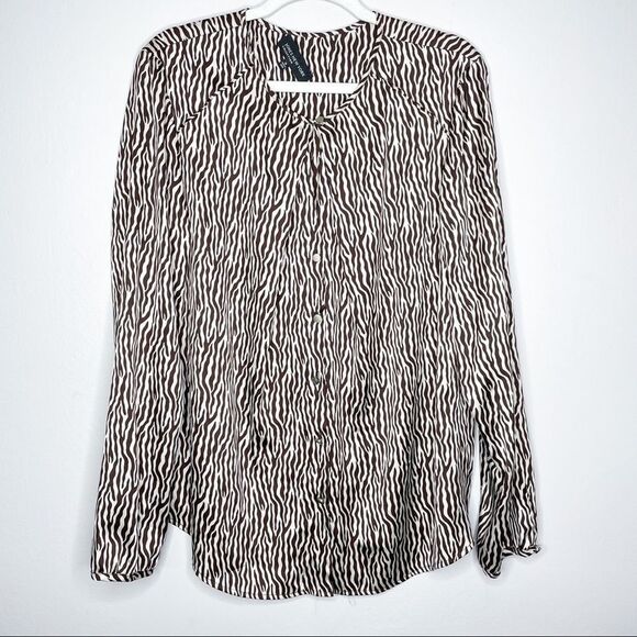 Jones‎ New York | neutral tiger print button blouse - Picture 1 of 9